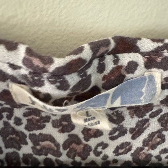 Cheetah print button up top loose fit - Picture 5 of 5